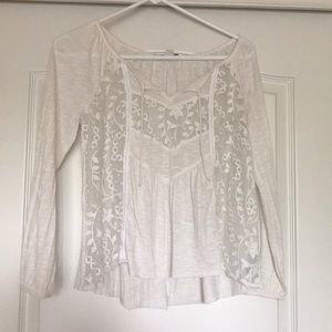 White American Eagle long sleeve with lace
